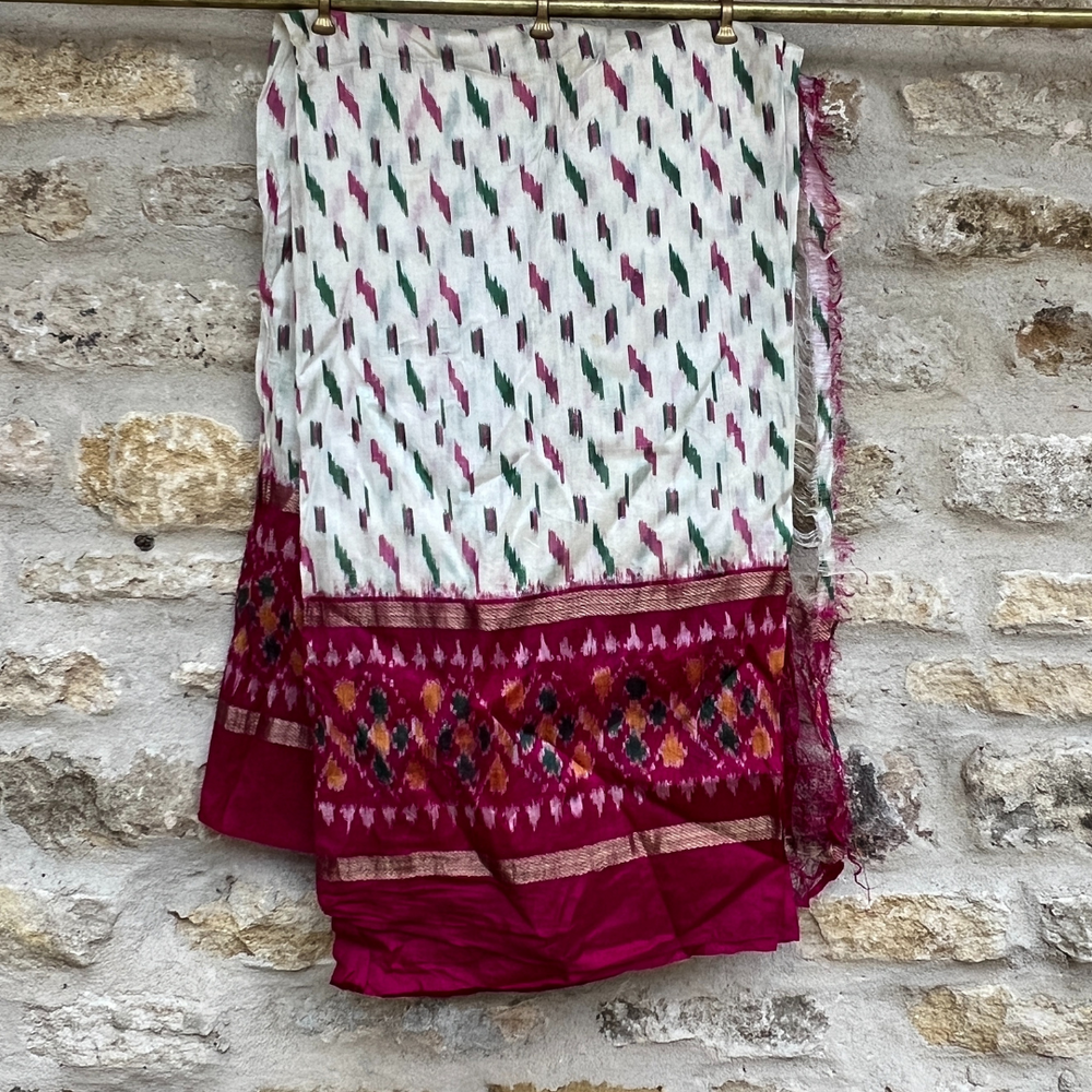 
                      
                        Vintage Silk Sari 109
                      
                    