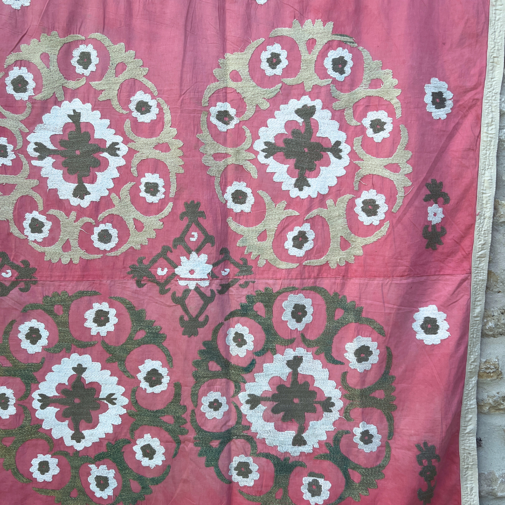 
                      
                        Extra Large Suzani 021
                      
                    