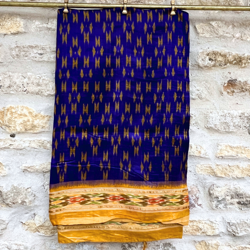
                      
                        Vintage Silk Sari 105
                      
                    
