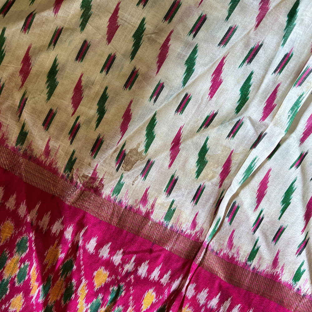 
                      
                        Vintage Silk Sari 109
                      
                    