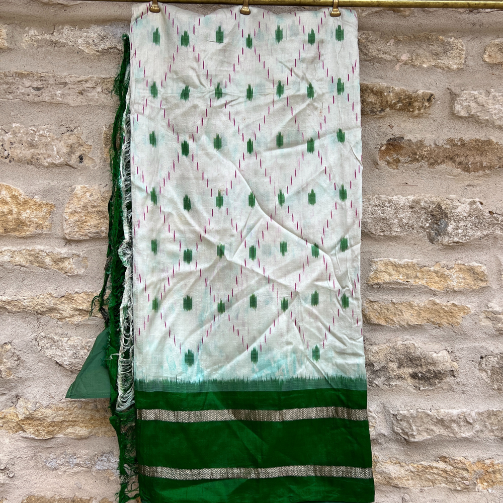 
                      
                        Vintage Silk Sari 100
                      
                    