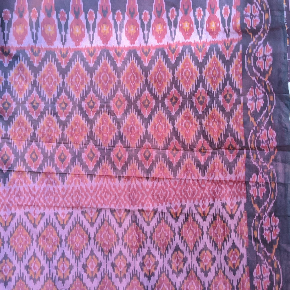 
                      
                        Vintage Silk Sari 112
                      
                    