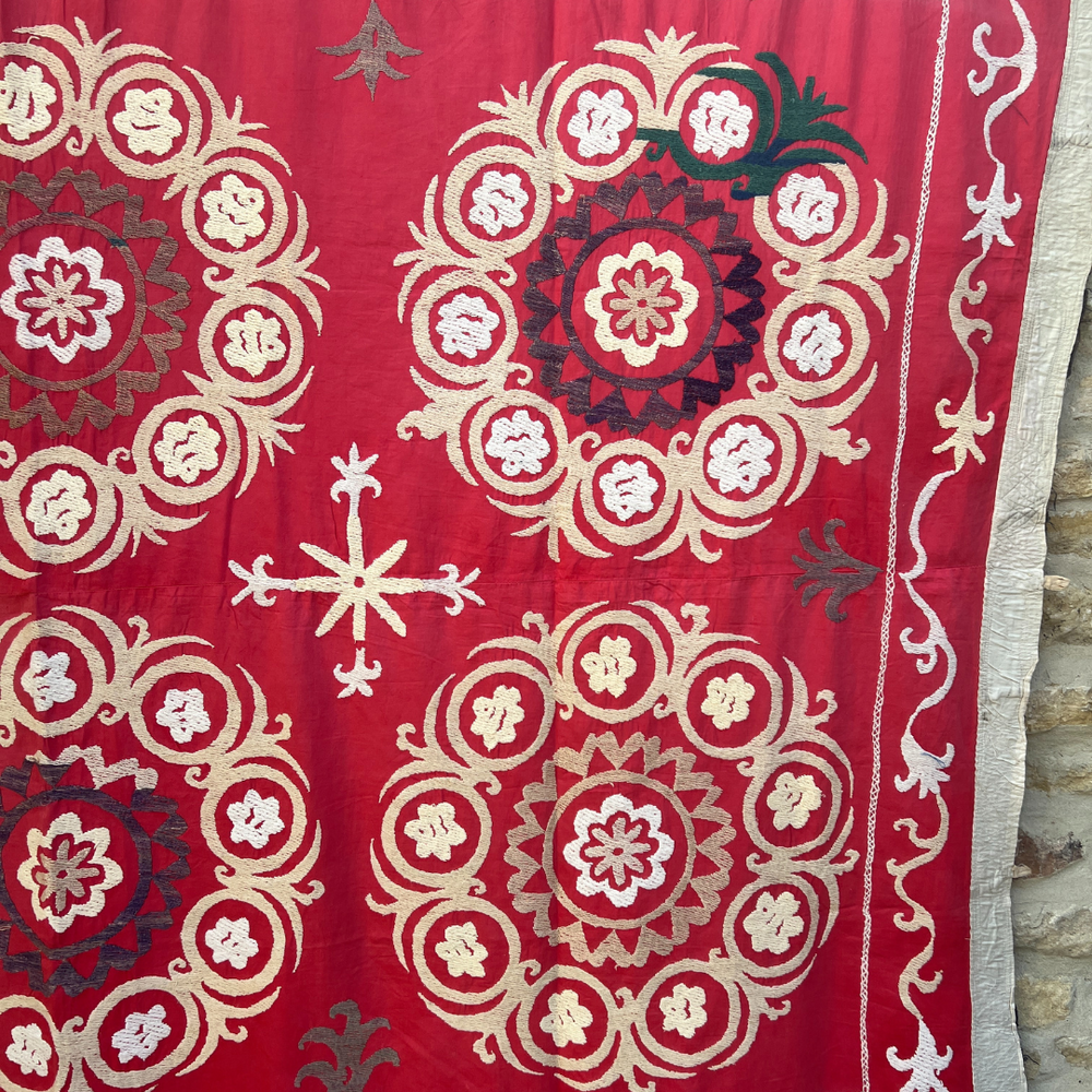 
                      
                        Extra Large Suzani 020
                      
                    